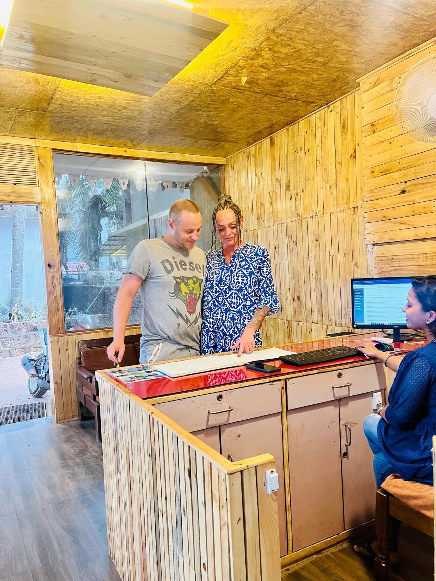 Hotel Pleasure Inn Near Turtle Beach Morjim Manage By Ld Group Of Hospitality Esterno foto