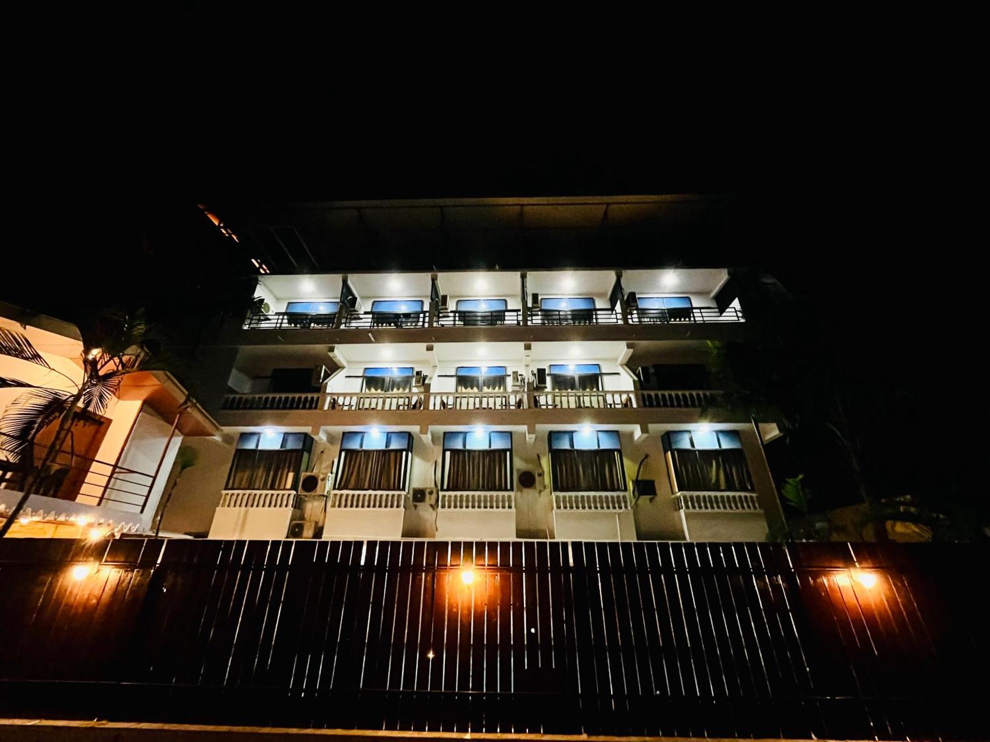 Hotel Pleasure Inn Near Turtle Beach Morjim Manage By Ld Group Of Hospitality Esterno foto