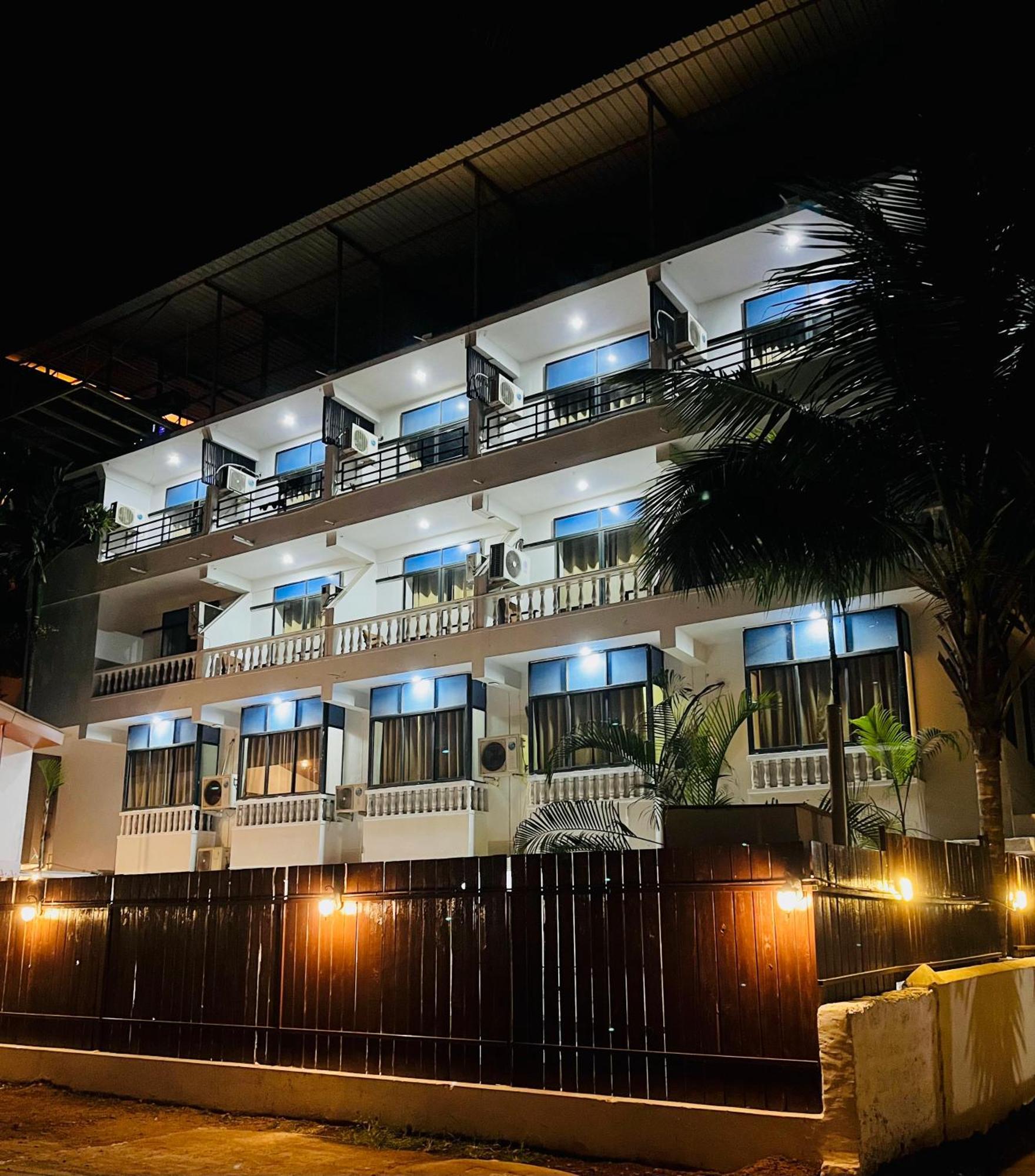 Hotel Pleasure Inn Near Turtle Beach Morjim Manage By Ld Group Of Hospitality Esterno foto